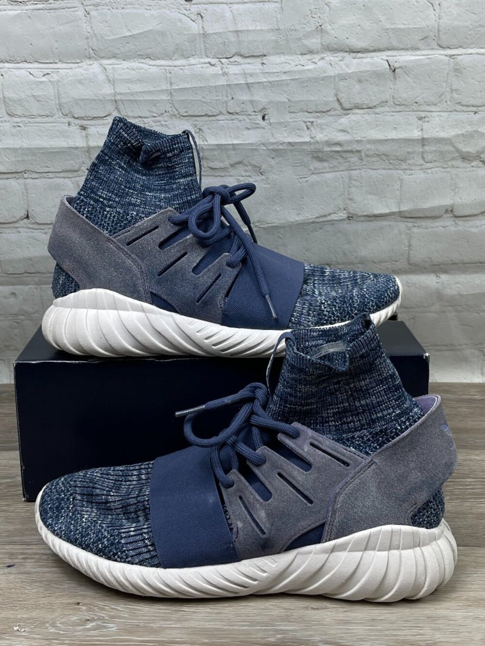 MEN'S ADIDAS TUBULAR PRIMEKNIT BASKETBALL SHOES SIZE 9